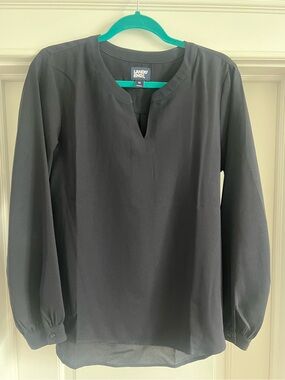 Lands' End Black Long-Sleeve V-Notch Blouse